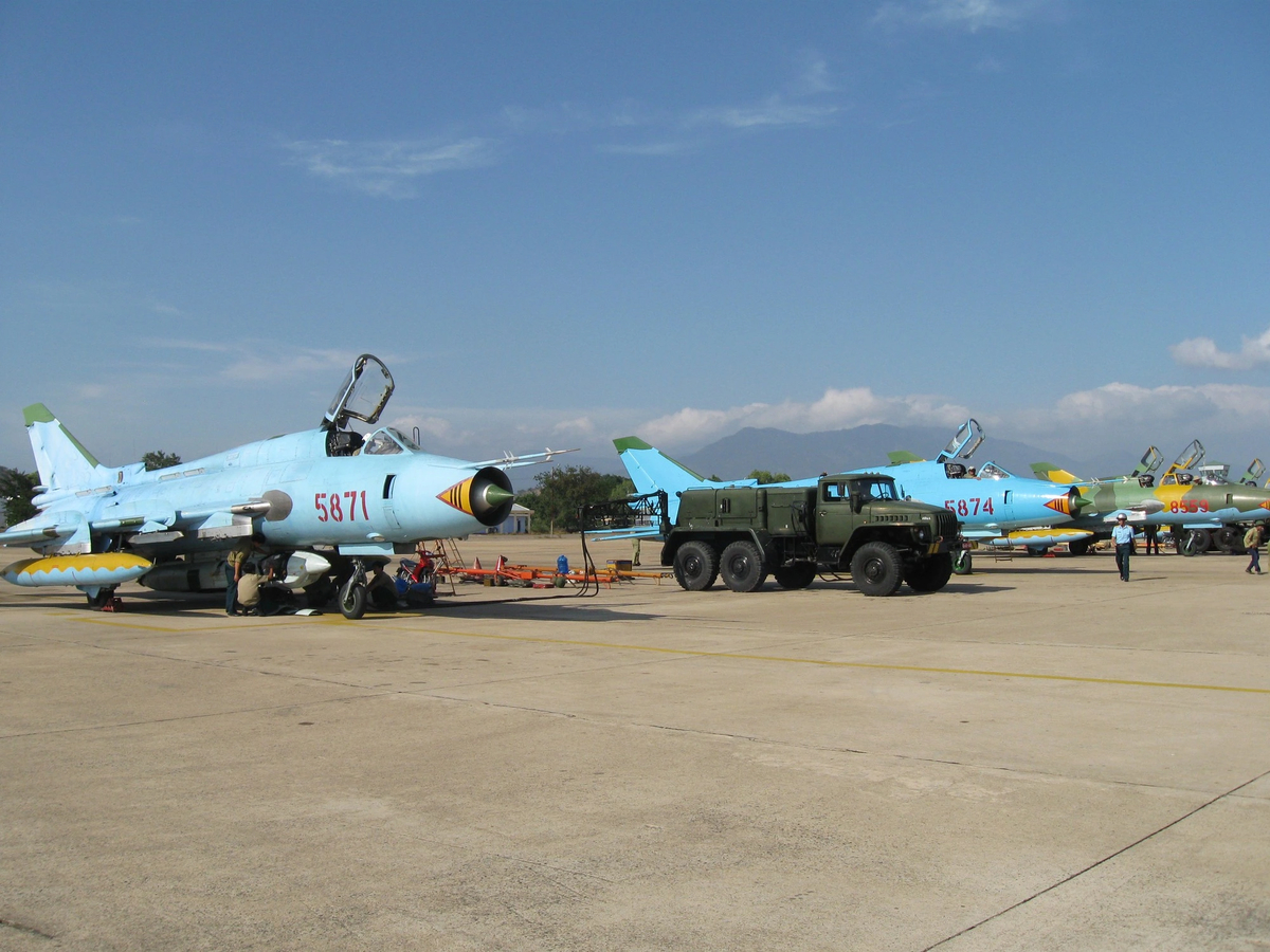 Sân bay Thành Sơn là sân bay quan trọng của Không quân Nhân dân Việt Nam nằm ở phường Đô Vinh, tỉnh Khánh Hòa